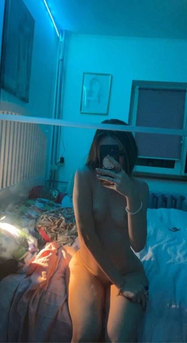 I am available - Image 2